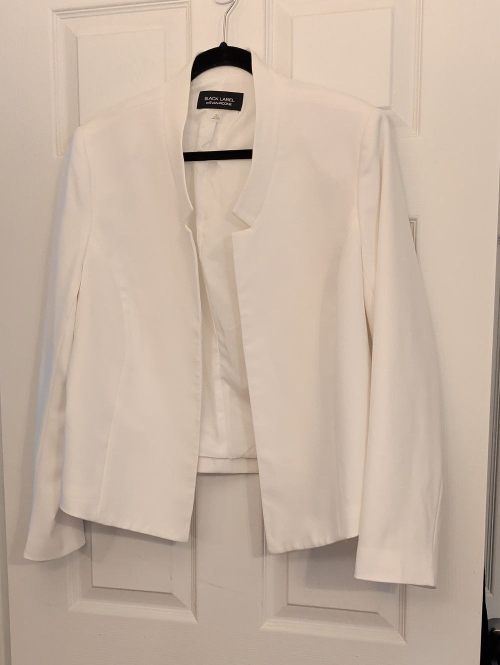 Good Condition White Blazer Size 16
